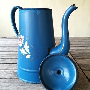 Blue enameled coffee pot, vintage enameled coffee pot, enamel pitcher, enamel coffee pot, vintage coffee pot, blue enameled coffee maker image 8