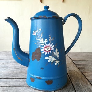 Blue enameled coffee pot, vintage enameled coffee pot, enamel pitcher, enamel coffee pot, vintage coffee pot, blue enameled coffee maker image 3