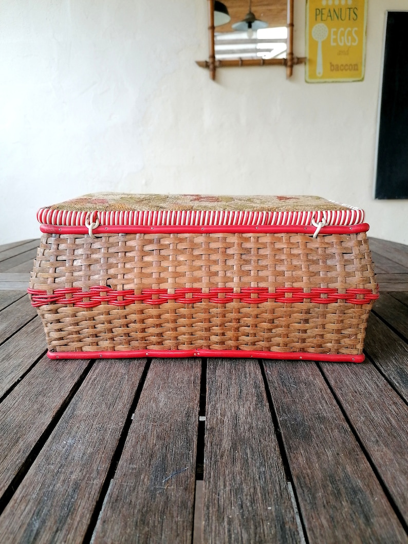 Boîte à couture rotin et scoubidou vintage, panier rotin, Rattan sewing box, 1930 image 5