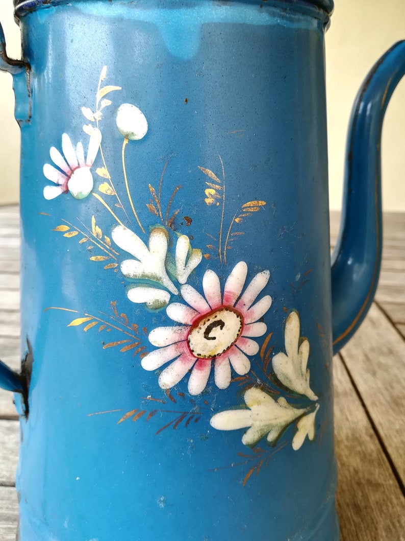 Blue enameled coffee pot, vintage enameled coffee pot, enamel pitcher, enamel coffee pot, vintage coffee pot, blue enameled coffee maker image 10