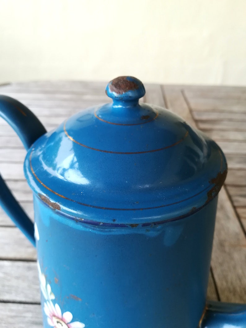 Blue enameled coffee pot, vintage enameled coffee pot, enamel pitcher, enamel coffee pot, vintage coffee pot, blue enameled coffee maker image 9