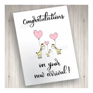 Nouvelle carte de bébé - Félicitations pour votre nouvelle arrivée avec des girafes et des ballons roses, imprimable, téléchargeable, manuscrite
