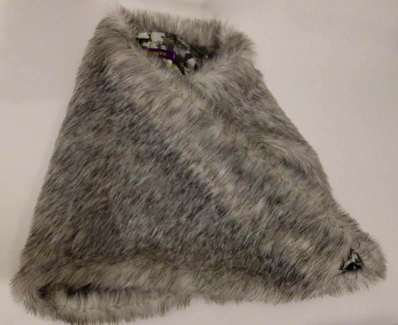 Luxurious snood-collar fake fur wolf grey with liberty