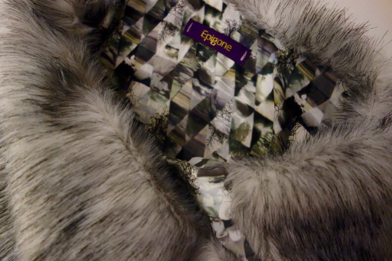 Luxurious snood-collar fake fur wolf grey with liberty