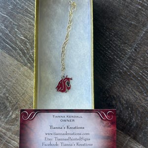 Single chain 14k gold Washington State University bracelet with metal charm