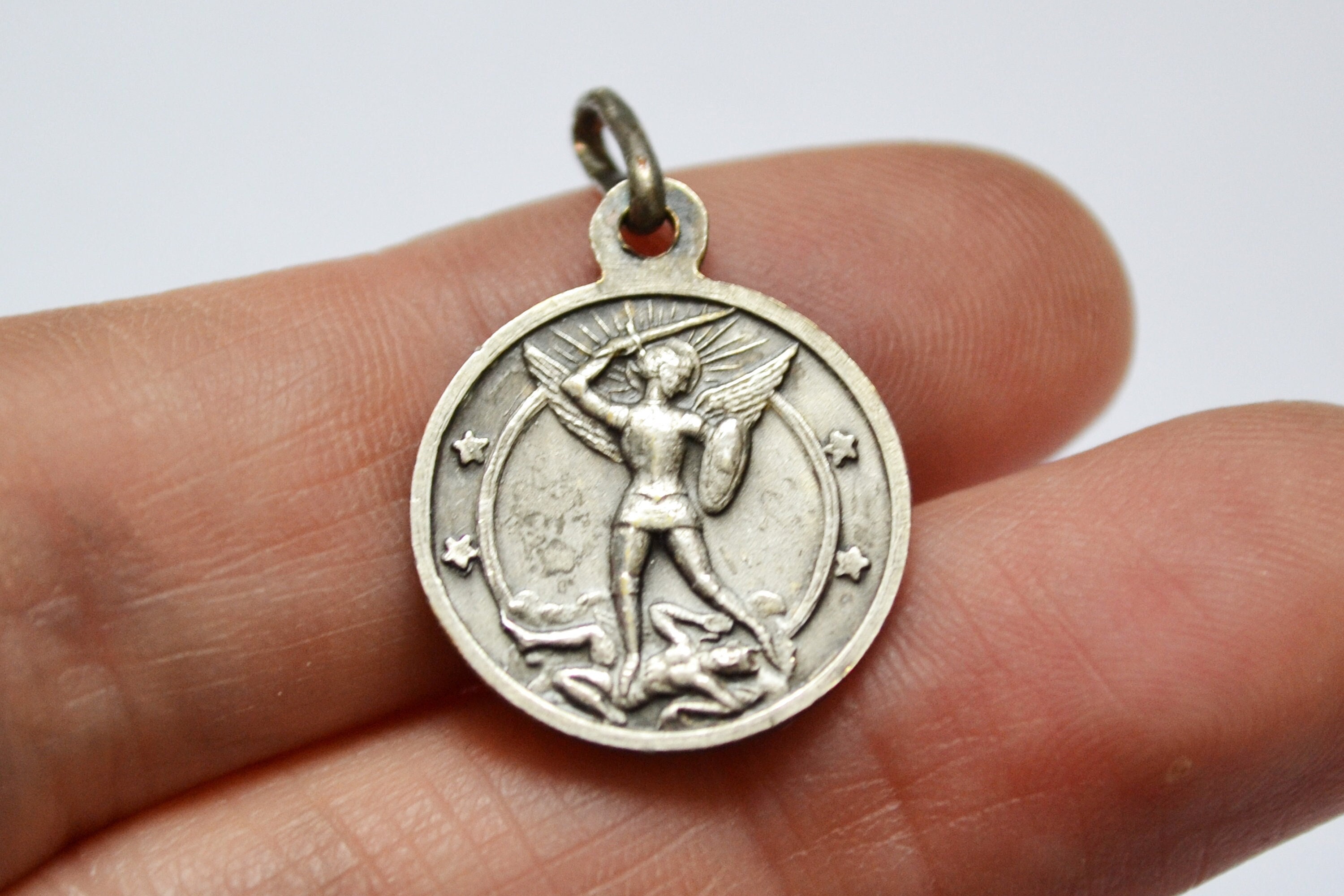 Médaille Religieuse, Antique Pendentif, Médaille en Métal Argenté, Catholique, Français, Saint Miche