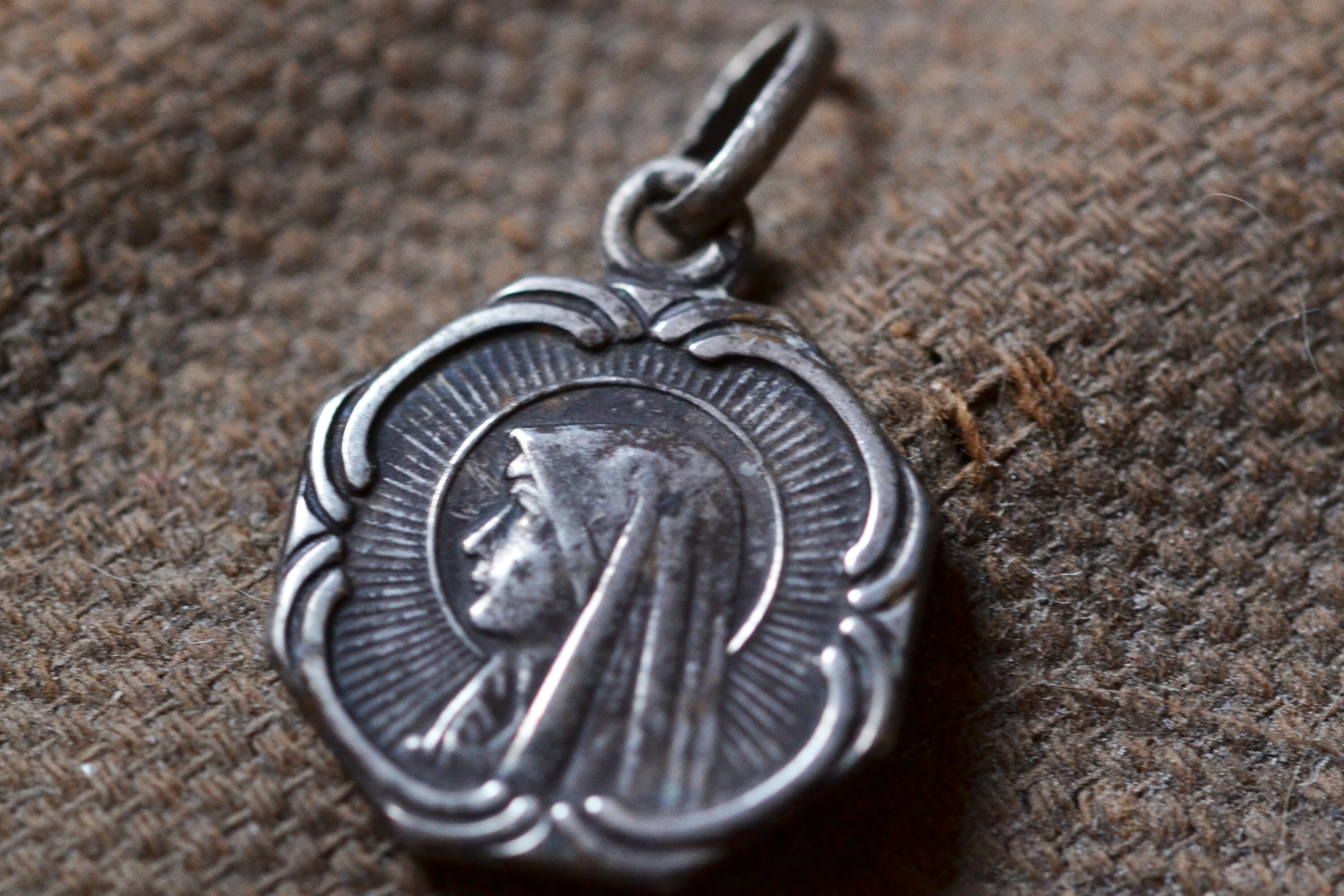 Pendentif Vierge Marie, Médaille Vintage, Lourdes, Apparition, France Antique Médaille, Octogonale, 