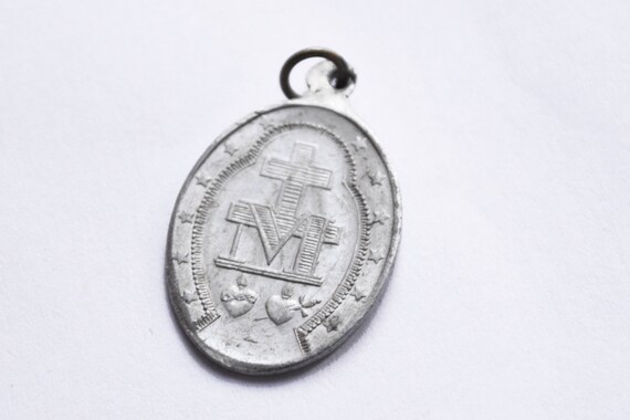 1830 Miraculous Medal Virgin Mary 