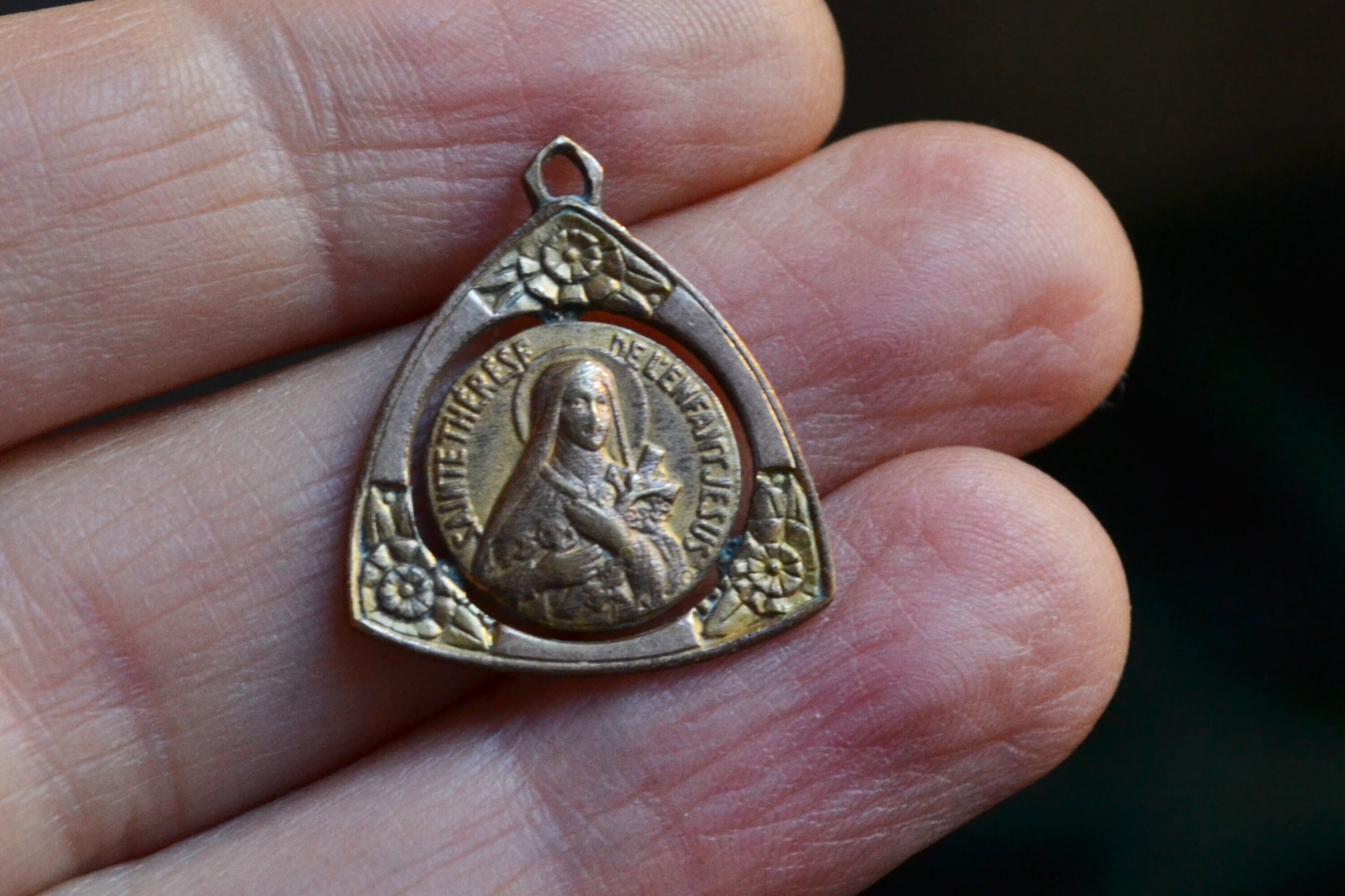 Médaille Religieuse, Sainte Thérèse, Lisieux , Vintage Français, Médaille Antique, Pendentif, Triang