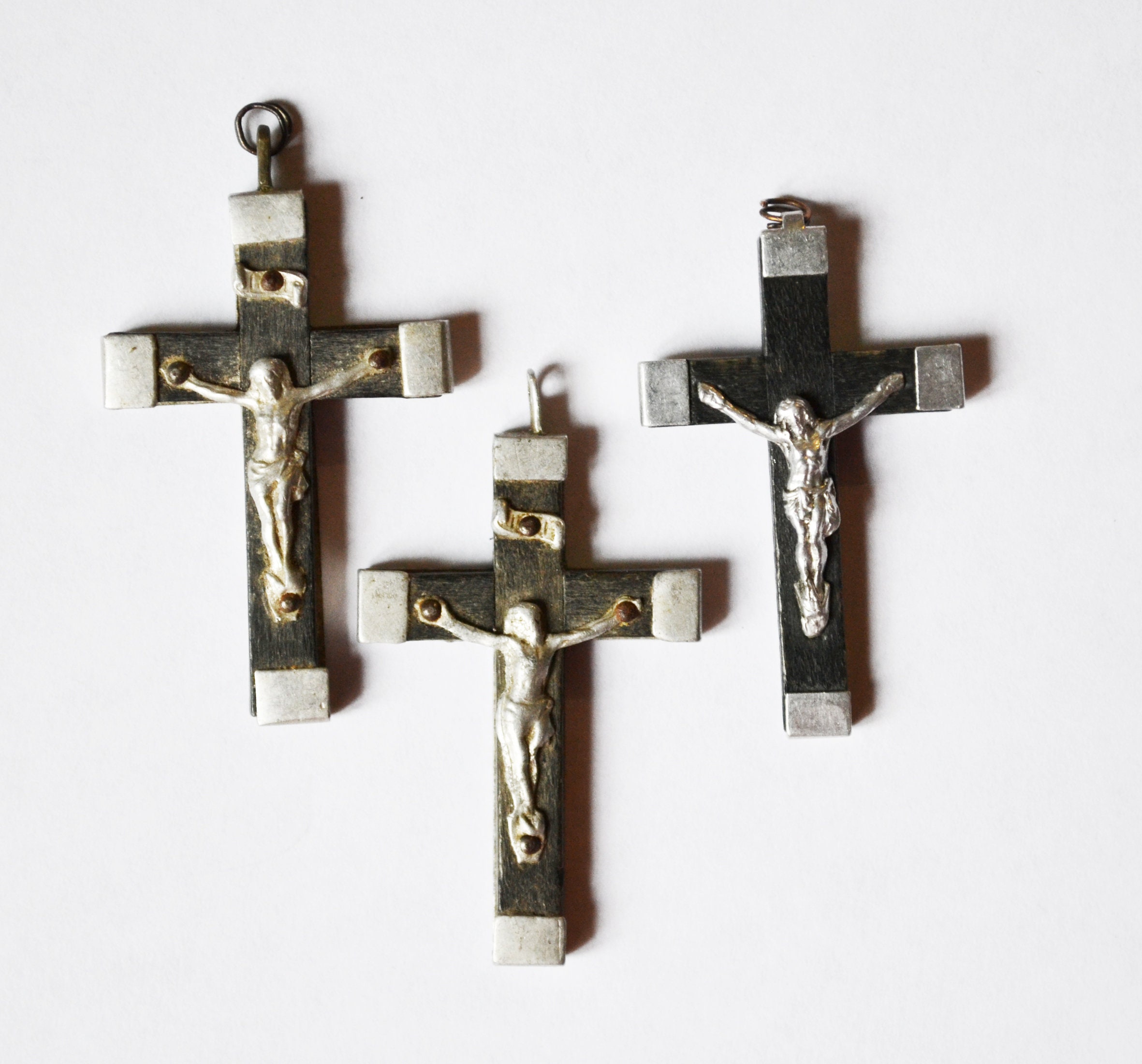 Lot de 3 Crucifix, Metal et Bois, Croix Ancienne, Jésus Christ, Chrétien, Antique, Religieuse, Commu