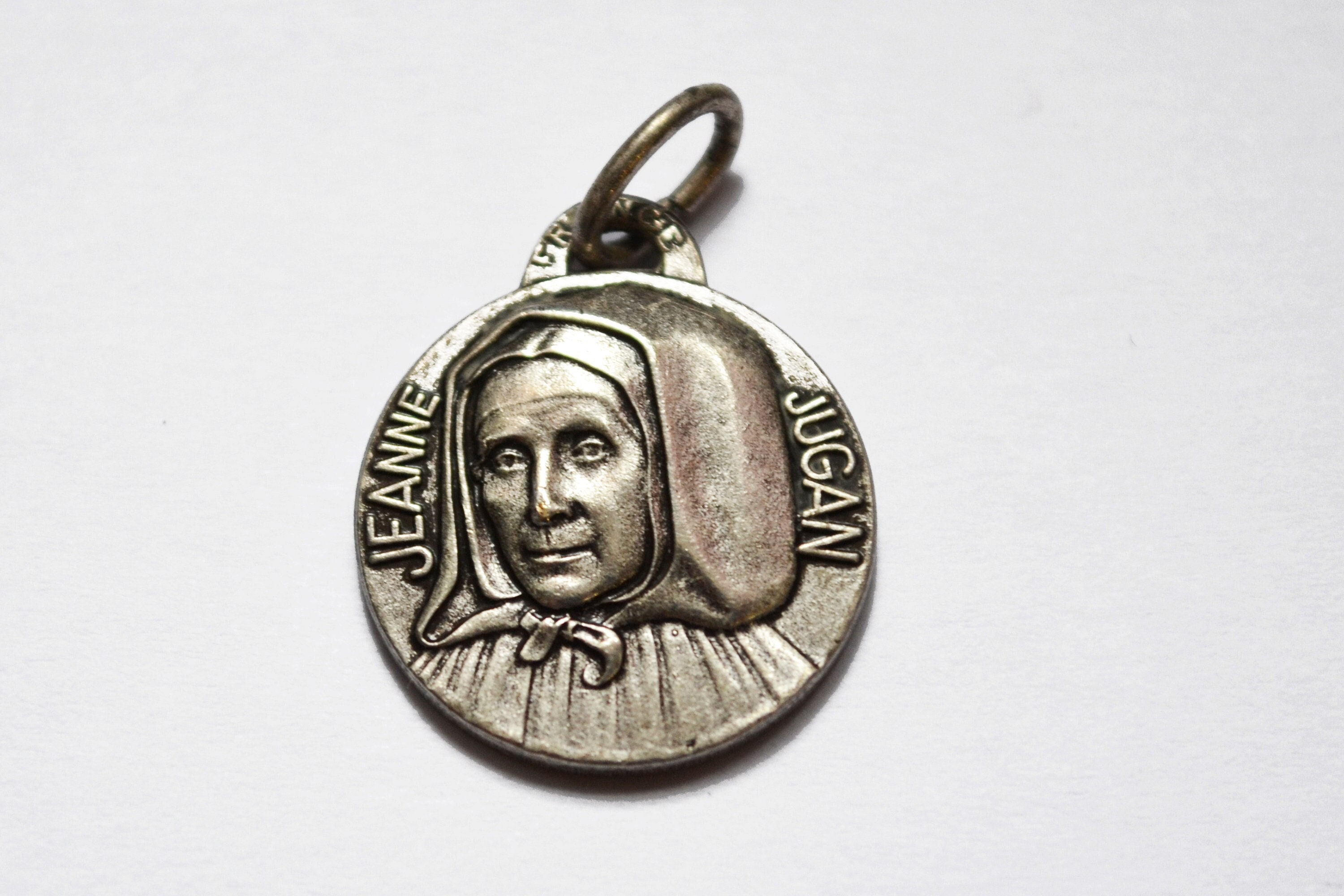 Sainte Jeanne Jugan, Bretagne, France, Médaille Vintage Français, Pendentif, Rond, Métal, Soeur Mari