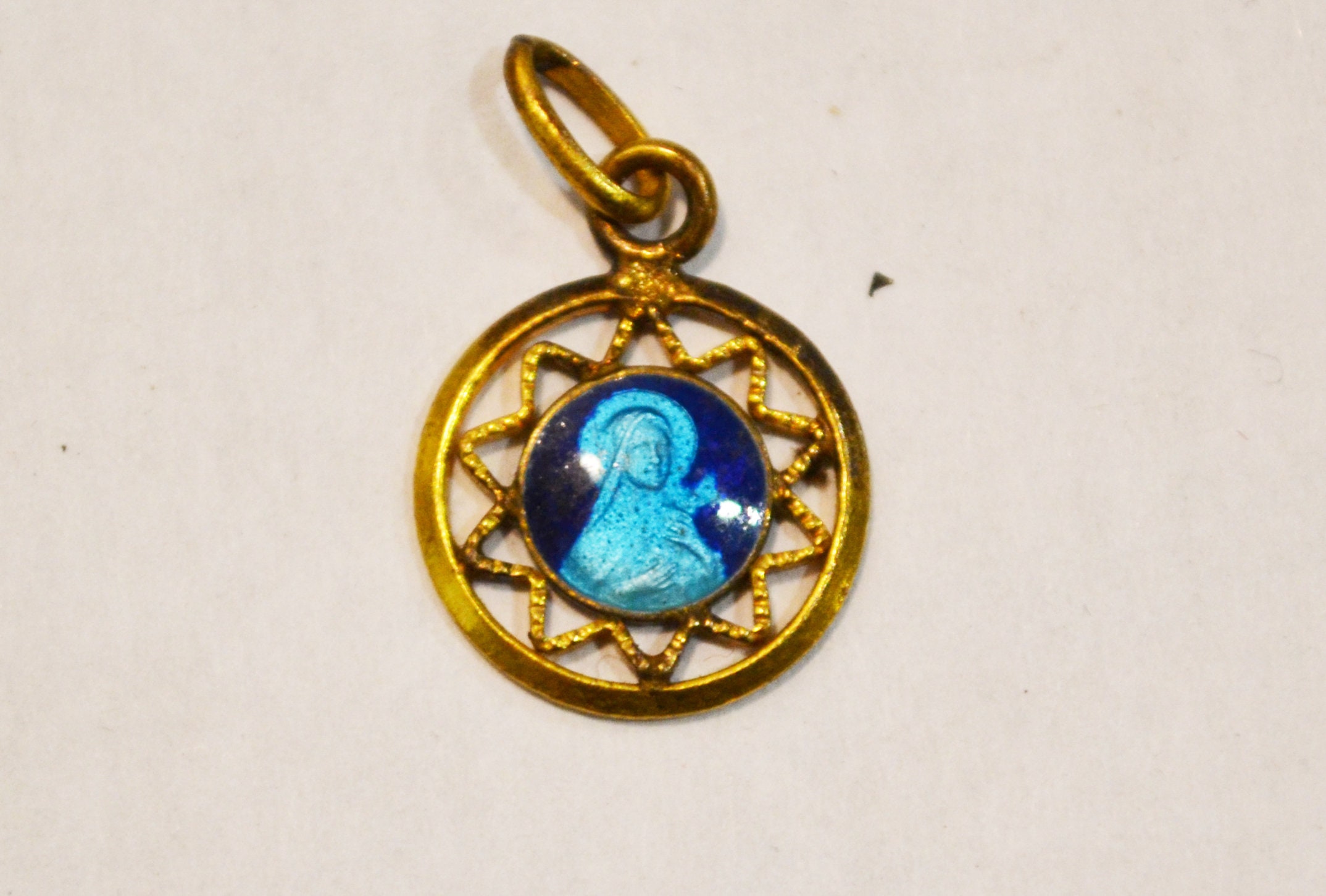 Médaille Religieuse, Émaillée Bleue, Sainte Thérèse, Lisieux, Bleu, Émail, Vintage Français, Médaill