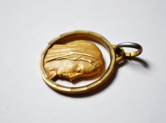 Virgin Mary Pendant Saint France Vintage Gilded Antique Catholic Medal Souvenir French - Saint Mary Pendant Virgin Mary Pendant Saint France Vintage Gilded Antique Catholic Medal Souvenir French - Saint Mary Pendant