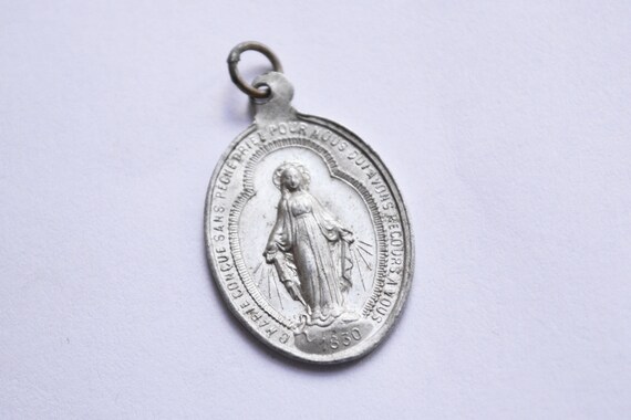 1830 Miraculous Medal Virgin Mary 