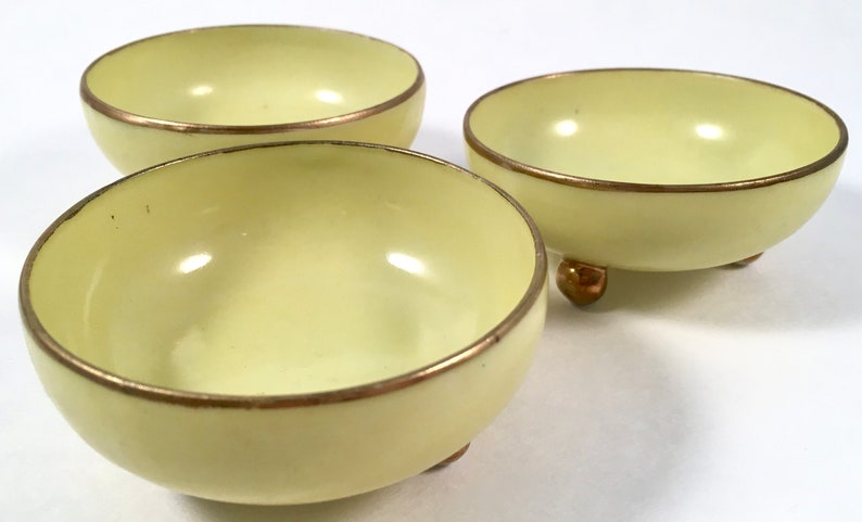 Beautiful Porcelain Trinket Dish Dresser Vanity Decor Ring Dish Jewelry Dish Ring Bowl Yellow with Gold Edge Three Ball Feet