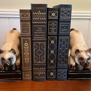 Takahashi cat　ブックスエンド Japanese Takahashi Porcelain Cat Figures Bookends at 1stDibs