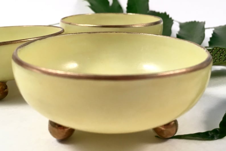 Beautiful Porcelain Trinket Dish Dresser Vanity Decor Ring Dish Jewelry Dish Ring Bowl Yellow with Gold Edge Three Ball Feet
