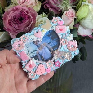 Süßes Herz Pink + Blau niedlich Kawaii K-Pop inspiriert Dekoriert Toploader Fotokartenhalter (nur Toploader, Fotokarte nicht enthalten)