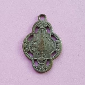Religious Belgian antique catholic silvered medal pendant medaillon holy charm of Bois Seigneur Isaac a pilgrimage town in Belgium.