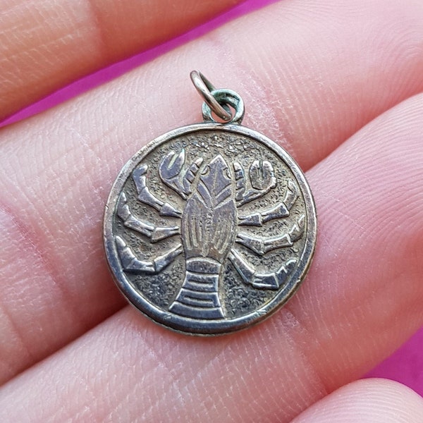 Vintage beautiful silver (MARKED) Zodiac medal pendant, medaillon, medallion, charm of a Cancer Crab, zodiac sign, Horoscope.