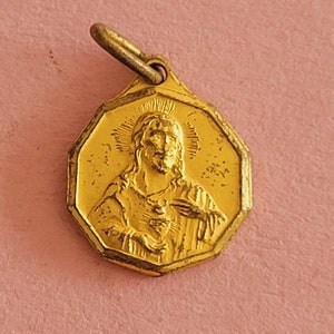 Stunning religious catholic antique gold plated vermeil holy charm medal pendant of Virgin Mary Scapular and Child Jesus.