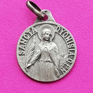 Pingente de medalha católica banhada a prata francesa antiga religiosa amuleto sagrado de Sancte Dionysi, São Dionísio, Saint-Denis.