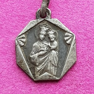 Stunning religious French catholic silver(MARKED) medal pendant medaillon medallion of Holy Mary Our Lady of Sion Notre Dame de Sion, France