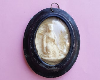 Religious catholic antique French copper Napoleon III relic shrine reliquary Meerschaum, foam of the sea, medal of Holy Christ Our Lord.