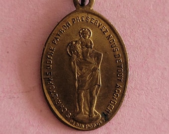 Hermoso colgante de medalla antigua francesa católica chapada en bronce, medallón sagrado de San Cristóbal Cristóbal, medalla de viajero.