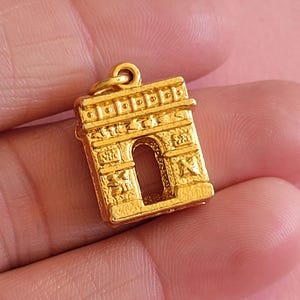 Vintage 24 K Arc de Triomphe Charm Gold Tone Paris France Travel Pendant
