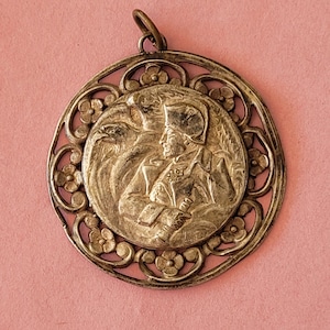 Stunning old antique silvered French medal pendant, medallion, charm of Napoleon Bonaparte, signed by Jacques Edouard Gatteaux.