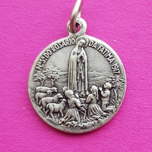 Religioso santo encanto católico plata medalla colgante de Nuestra Señora de Fátima, Nossa Senhora do Rosario de Fatima 1917.