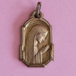 Beautiful religious antique gold plated/ vermeil catholic medal pendant Miraculous Medal of Holy Mary Our Lady.