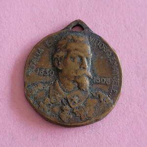 Religiöser italienischer katholischer Bronzemedaillenanhänger Medaillon Medaillon heiliger Charme von Vittorio Emanuelle 1830-1898, G Dezza.