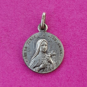 Religious antique French silver plated catholic medal pendant medaillon medallion of Saint Therese of Lisieux and the Basilique of Lisieux.