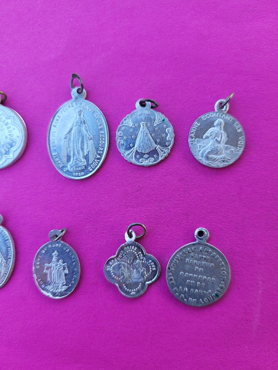 Lot of 10 vintage religious aluminium silvered me… - image 4
