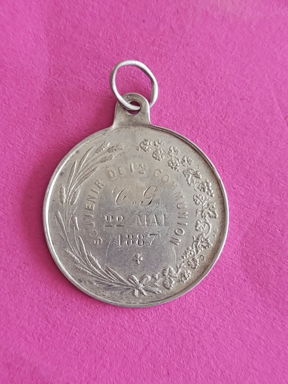 1887年に彫刻された、希少で貴重な宗教的なアンティークの銀製（刻印