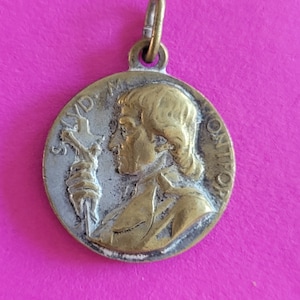 Religious antique catholic gold plated medal pendant holy charm medallion Regina Cordium Saint Louis-Marie Grignion de Montfort and Angel