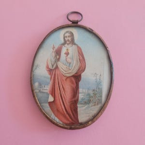 Stunning museological religious antique catholic reliquary relic shrine reliquaire medal of Holy Christ Our Lord Sacred Heart.