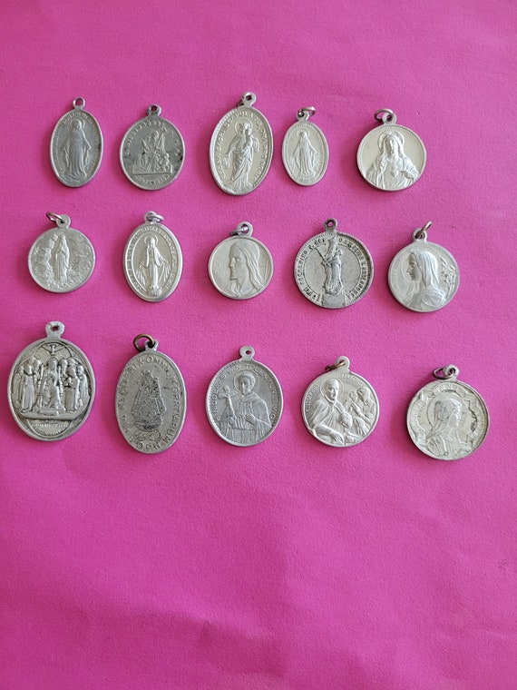 Lot of 15 vintage religious aluminium medal penda… - image 2