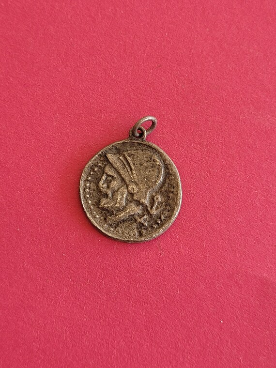 Beautiful vintage silver plated memory charm coin… - image 5