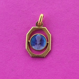 Beautiful religious antique French enameled goldplated medal pendant, holy charm, medaillon of Saint Martin - San Martin - Ste Martinus.