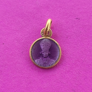 Beautiful religious antique French enameled goldplated medal pendant, holy charm, medaillon of Saint Martin - San Martin - Ste Martinus.