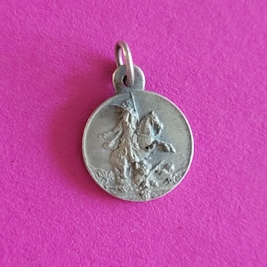 Religious vintage silver plated catholic medal pendant holy charm medallion of Saint George with dragon, Sint Joris met de draak.