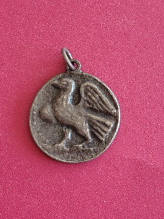 Beautiful vintage silver plated memory charm coin… - image 1