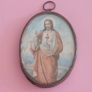 Stunning museological religious antique catholic reliquary relic shrine reliquaire medal of Holy Christ Our Lord Sacred Heart.