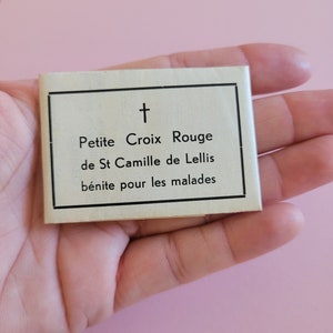 Reliquienschrein des heiligen Kartenschreins, ein gesegneter Schrein mit der Reliquie des Petite Croix rouge de St. Camille de Lellis, der eine Reliquie der 3. Klasse enthält.