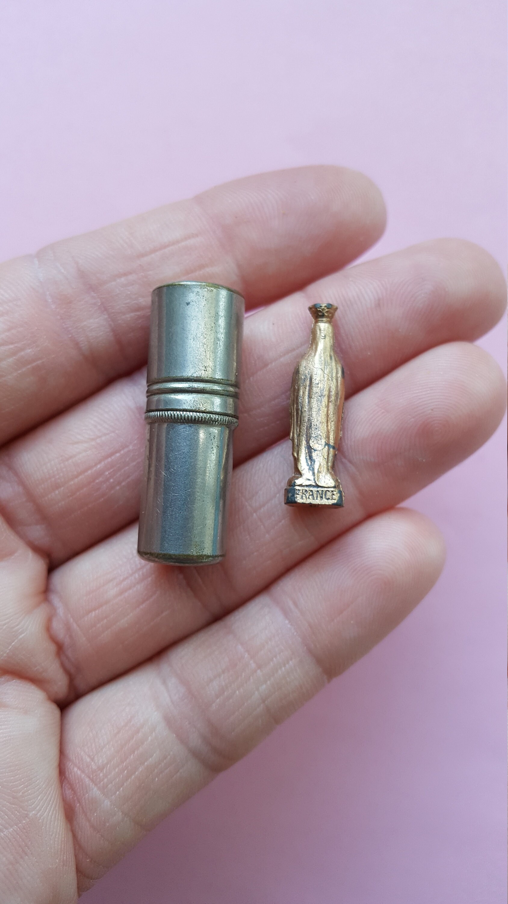 ねみぃ4月1日購入　アンティーク　フランス　真鍮　女神 子供　4枚セット 宗教的アンティーク銀メッキのフランスカトリックポケット神社遺物