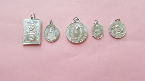 Lot De 5 Pendentifs Religieux Vintage - Plaqué Or Et Autres - Occasion Avec Légères Usures