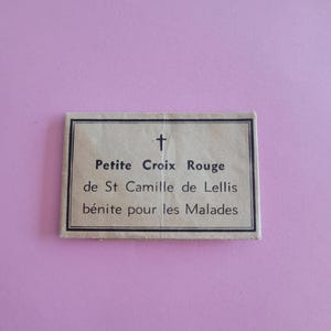 Reliquienschrein des heiligen Kartenschreins, ein gesegneter Schrein mit der Reliquie des Petite Croix rouge de St. Camille de Lellis, der eine Reliquie der 3. Klasse enthält.